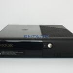 Xbox 360 Slim E 1 Gioco a Sorpresa con USB 32 GB Console Microsoft 1 controller Main Image