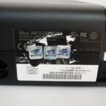 Xbox 360 Slim E 1 Gioco a Sorpresa con USB 32 GB Console Microsoft 1 controller Main Image